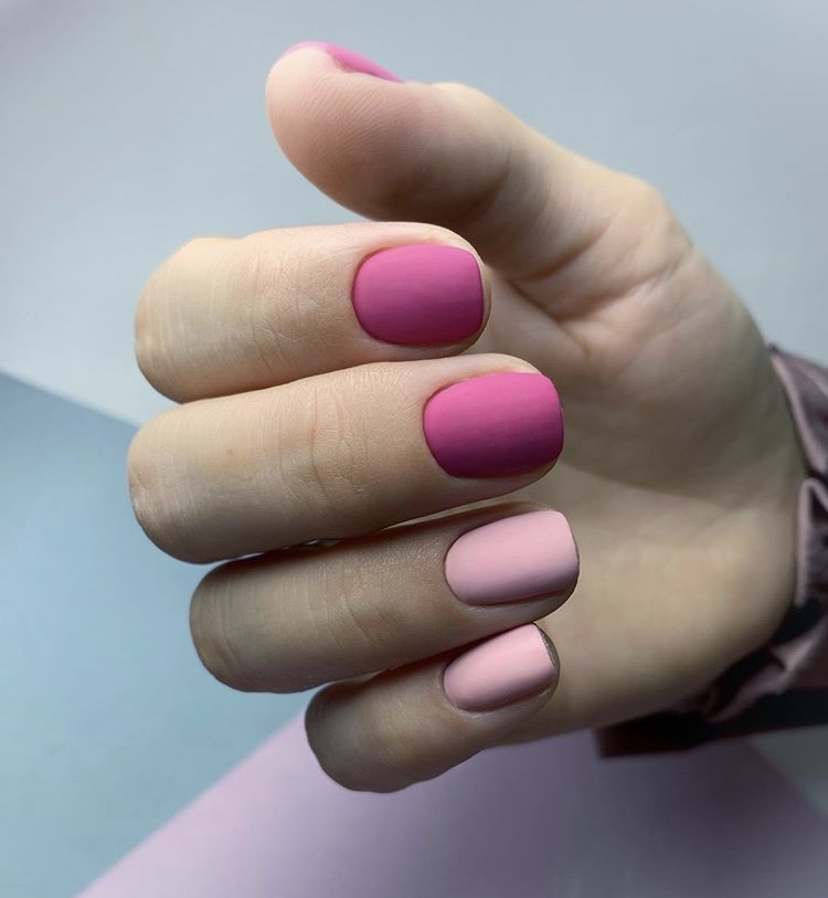 Simple matte pink short nails