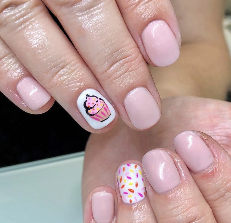 Pink and white gel short nails