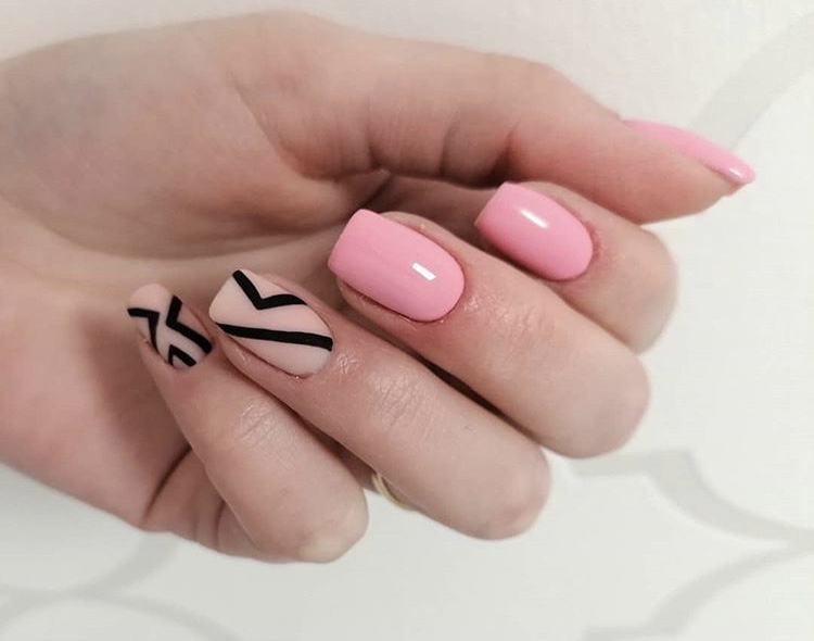 Pink gel and nude matte short nails