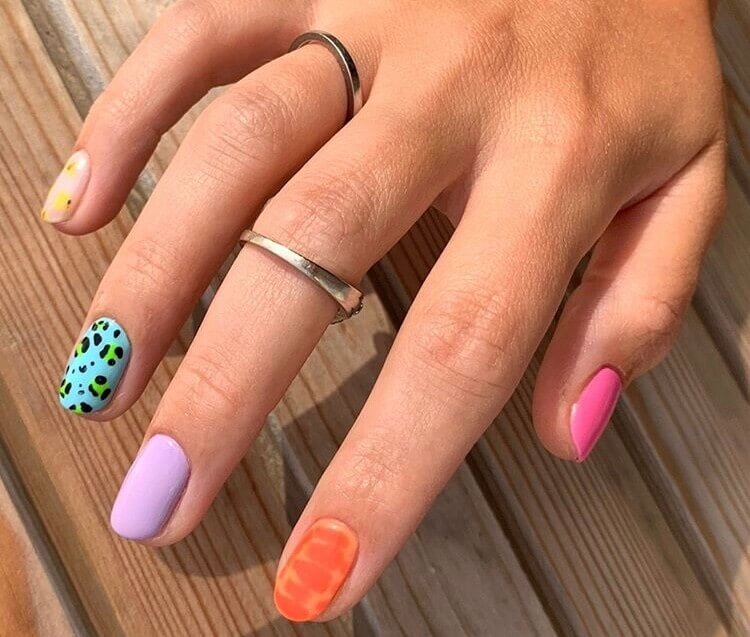 Colorful nails design