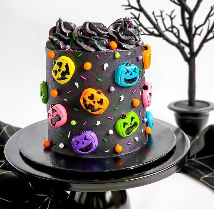 Cute And Cool Halloween Cake Ideas