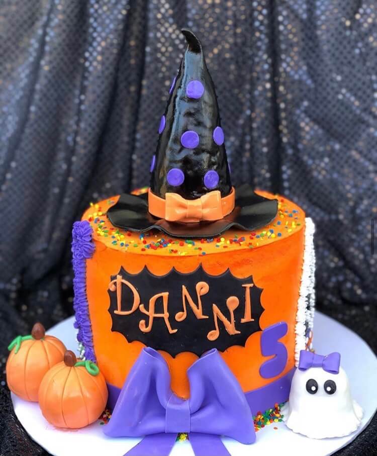 Cute And Cool Halloween Cake Ideas