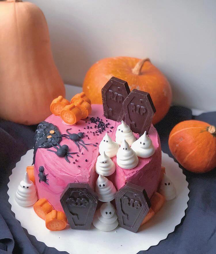 Cute And Cool Halloween Cake Ideas