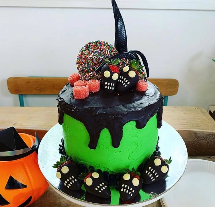 Cute And Cool Halloween Cake Ideas