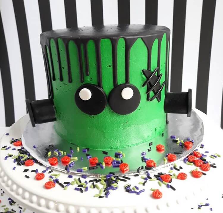 Cute And Cool Halloween Cake Ideas