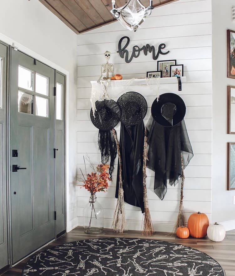 Halloween foyer decoration ideas