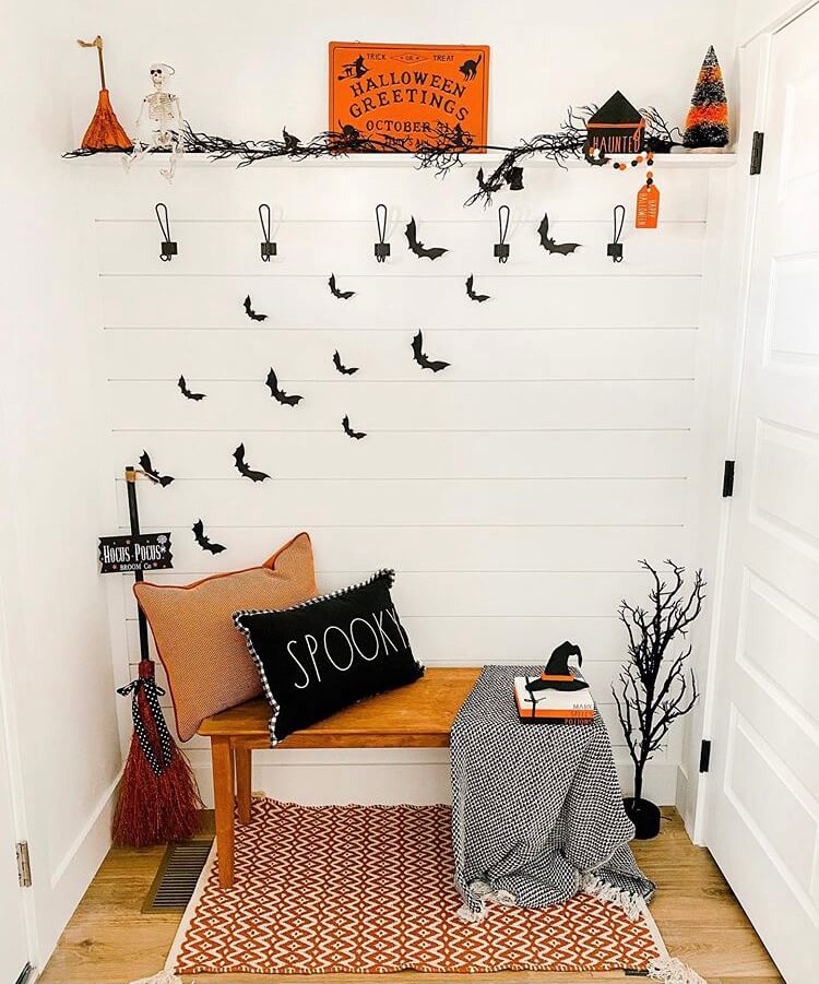 Halloween foyer decoration ideas