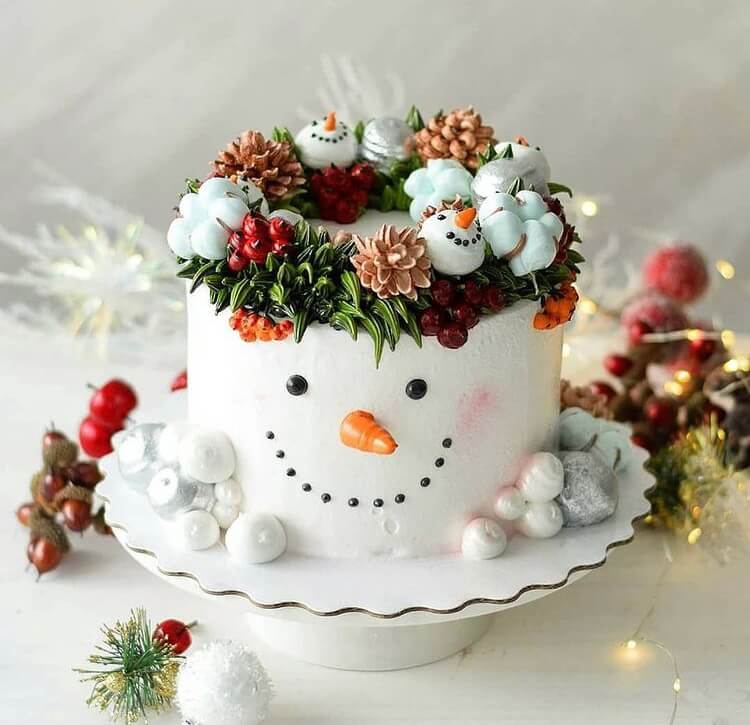 Do you want to bake a delicious and beautiful Christmas cake? Then these amazing design ideas can inspire you. #Christmas