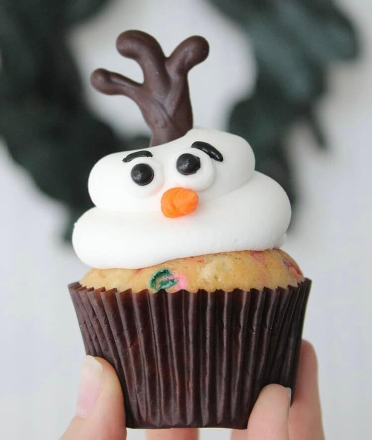 Have the cookies and cakes been baked? But you still want to make something to get the best holiday atmosphere, so Christmas cupcakes are definitely one of the most worth trying desserts.#Christmas
