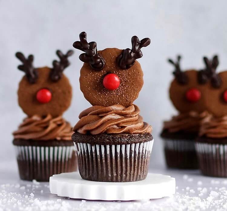 Have the cookies and cakes been baked? But you still want to make something to get the best holiday atmosphere, so Christmas cupcakes are definitely one of the most worth trying desserts.#Christmas