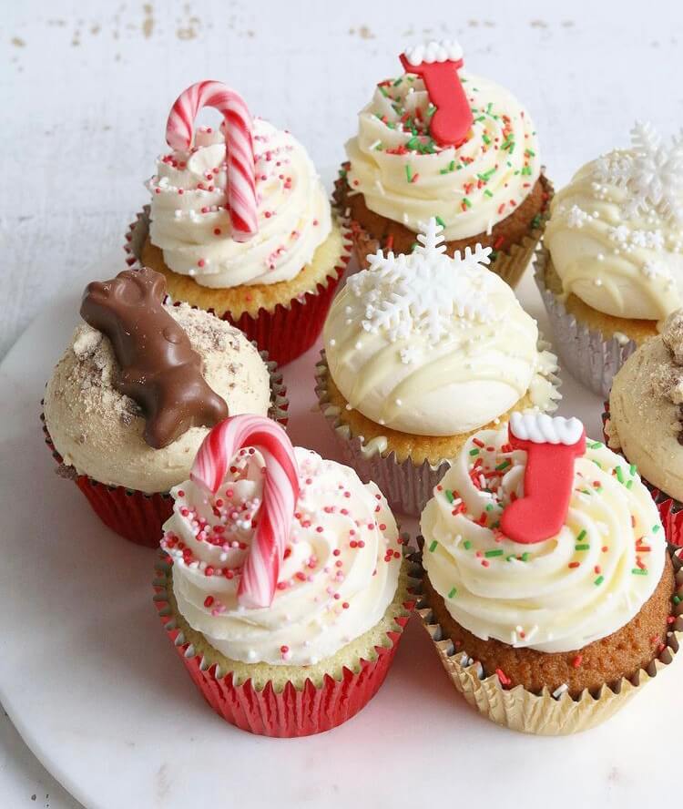 Have the cookies and cakes been baked? But you still want to make something to get the best holiday atmosphere, so Christmas cupcakes are definitely one of the most worth trying desserts.#Christmas