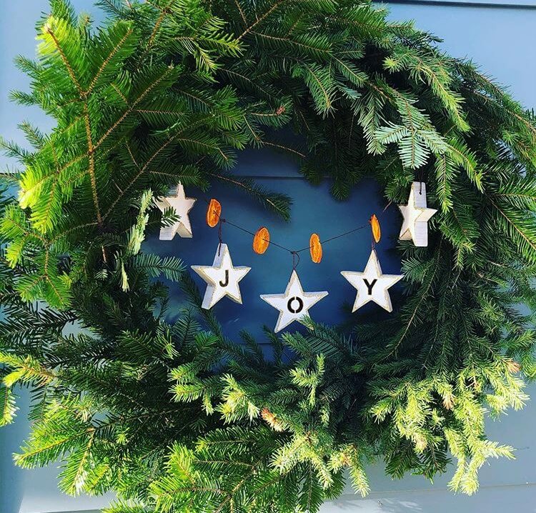 If you are making some home decorations to welcome Christmas. Well, I think Christmas wreaths are essential. Check these ideas and get what you want from them. #Christmas