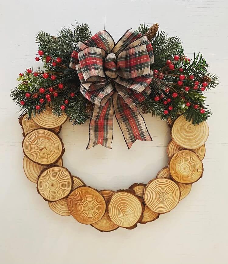 If you are making some home decorations to welcome Christmas. Well, I think Christmas wreaths are essential. Check these ideas and get what you want from them. #Christmas