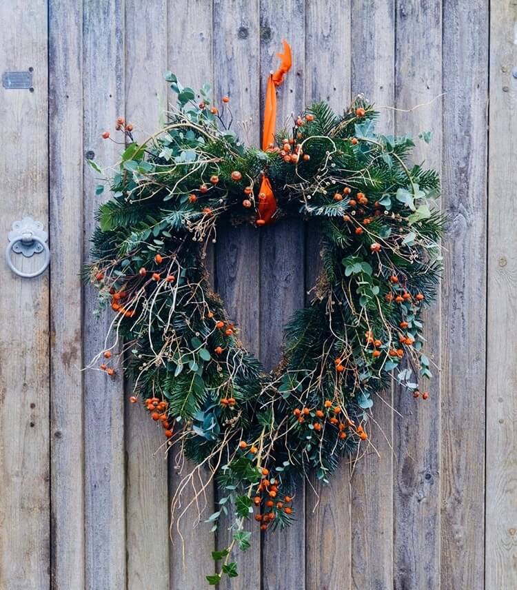 If you are making some home decorations to welcome Christmas. Well, I think Christmas wreaths are essential. Check these ideas and get what you want from them. #Christmas