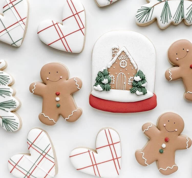 Cookies are the most important part of Christmas, so we have plenty of reasons to use the holiday time to prepare a batch of cute Christmas cookies. #Christmas