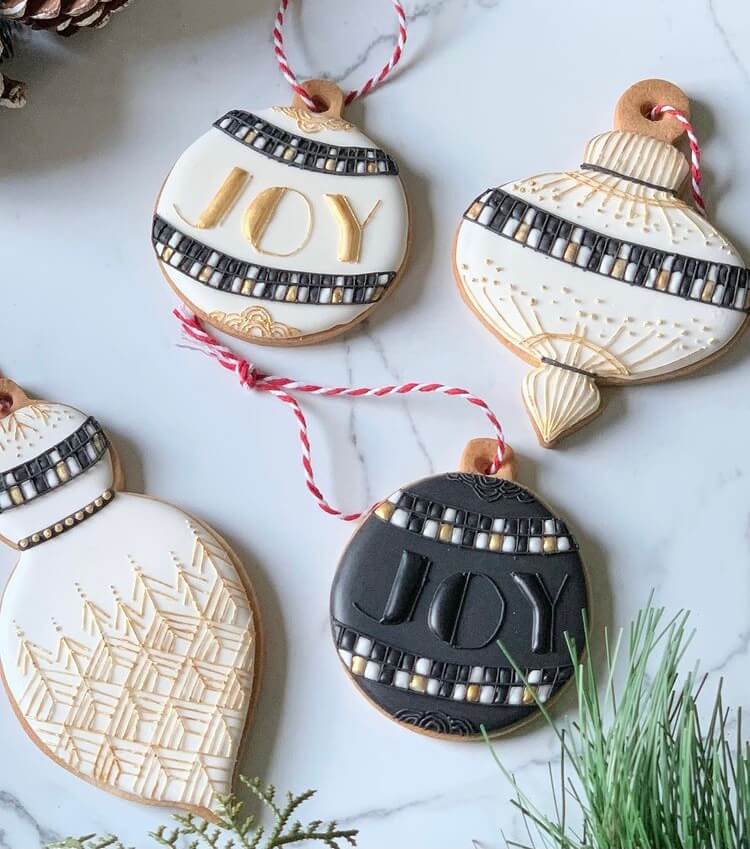 Cookies are the most important part of Christmas, so we have plenty of reasons to use the holiday time to prepare a batch of cute Christmas cookies. #Christmas