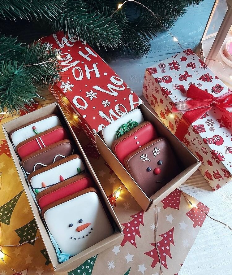 Cookies are the most important part of Christmas, so we have plenty of reasons to use the holiday time to prepare a batch of cute Christmas cookies. #Christmas
