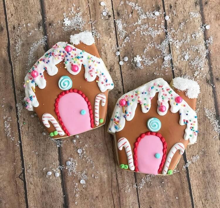 Cookies are the most important part of Christmas, so we have plenty of reasons to use the holiday time to prepare a batch of cute Christmas cookies. #Christmas