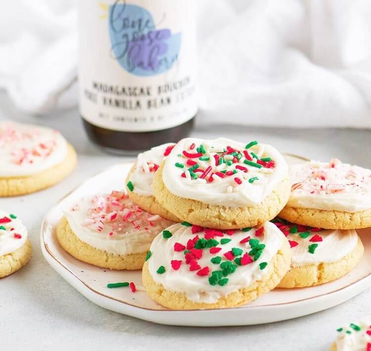 Cookies are the most important part of Christmas, so we have plenty of reasons to use the holiday time to prepare a batch of cute Christmas cookies. #Christmas
