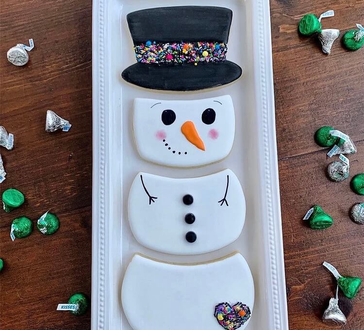Cookies are the most important part of Christmas, so we have plenty of reasons to use the holiday time to prepare a batch of cute Christmas cookies. #Christmas