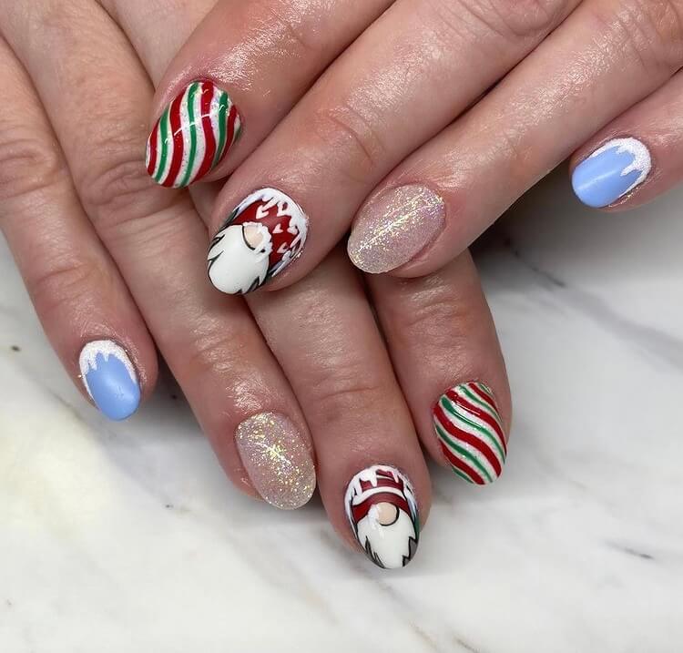 If you are looking for short Christmas nail designs for 2020, you can't miss these ideas, they will inspire you to get the best holiday nail designs of the year. #Christmasnails