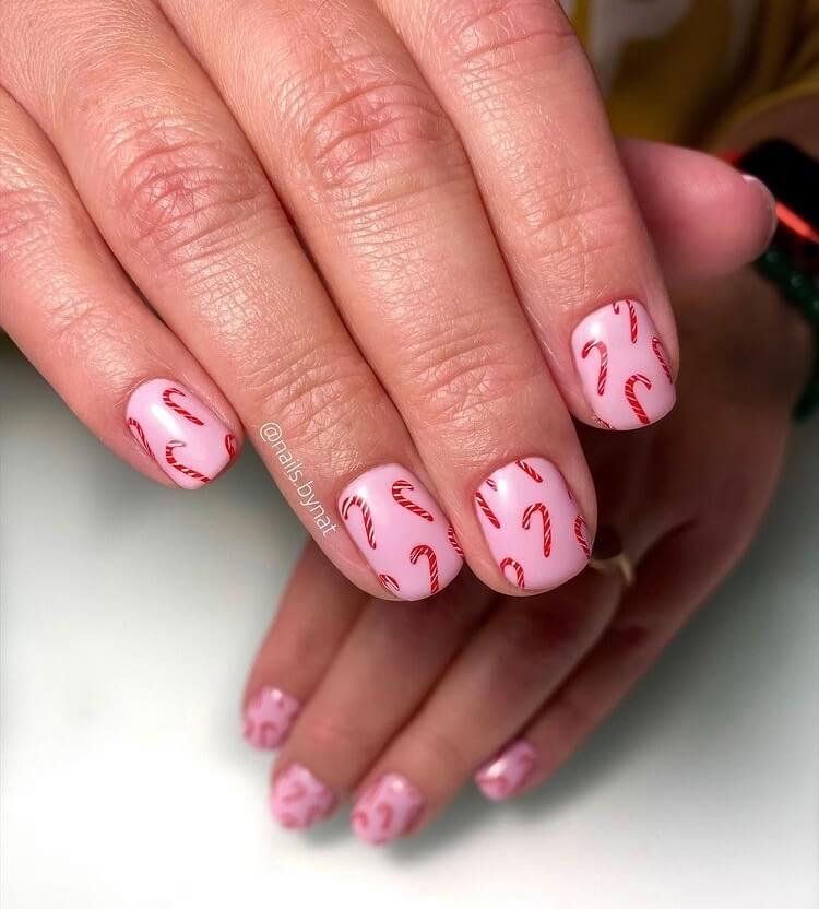 If you are looking for short Christmas nail designs for 2020, you can't miss these ideas, they will inspire you to get the best holiday nail designs of the year. #Christmasnails