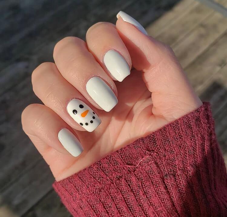 30+ Elegant Short Christmas Nail Designs