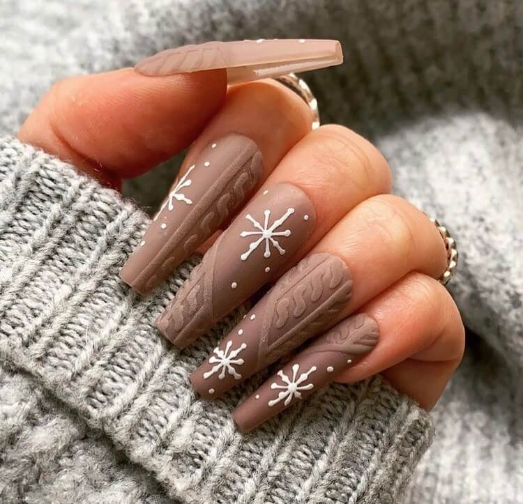 Looking for the trendy winter nails this year? Check out these design ideas and you will be inspired by them.