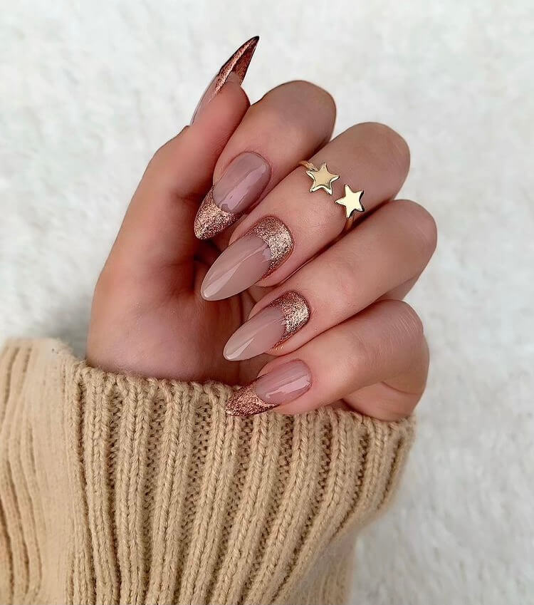 Looking for the trendy winter nails this year? Check out these design ideas and you will be inspired by them.