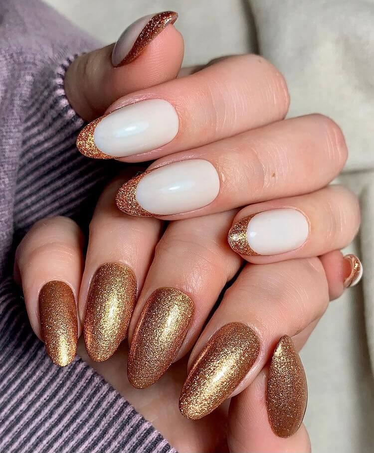 Looking for the trendy winter nails this year? Check out these design ideas and you will be inspired by them.