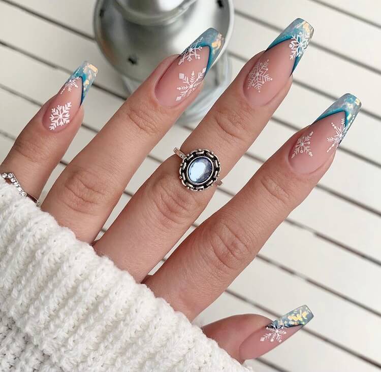 Looking for the trendy winter nails this year? Check out these design ideas and you will be inspired by them.