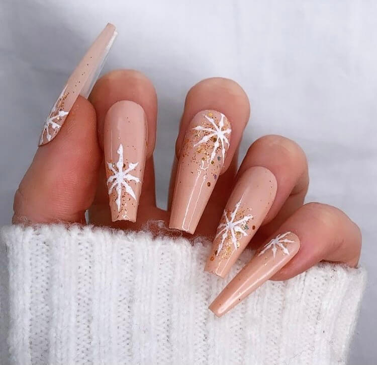 Looking for the trendy winter nails this year? Check out these design ideas and you will be inspired by them.