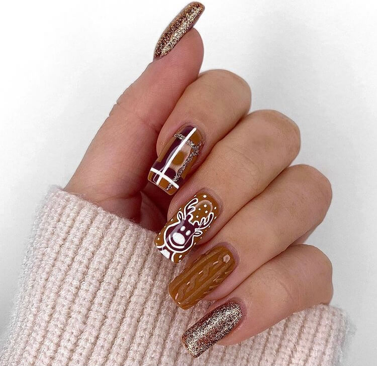 Christmas long acrylic nails must be one of the most popular holiday nail designs. If you are still thinking about which nail style to choose, why not choose this one? It is definitely worth trying.