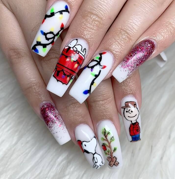 Christmas long acrylic nails must be one of the most popular holiday nail designs. If you are still thinking about which nail style to choose, why not choose this one? It is definitely worth trying.