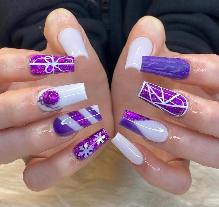 Christmas long acrylic nails must be one of the most popular holiday nail designs. If you are still thinking about which nail style to choose, why not choose this one? It is definitely worth trying.