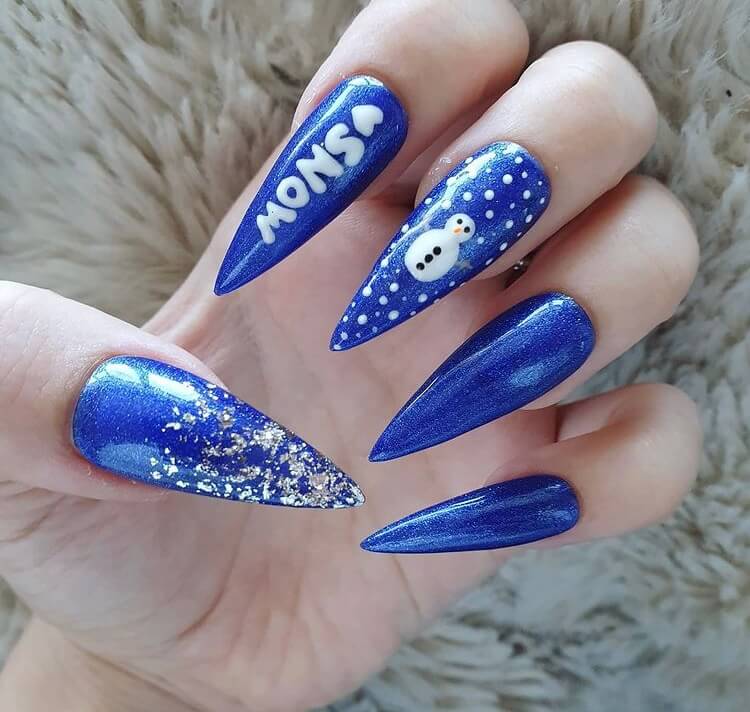 Christmas long acrylic nails must be one of the most popular holiday nail designs. If you are still thinking about which nail style to choose, why not choose this one? It is definitely worth trying.