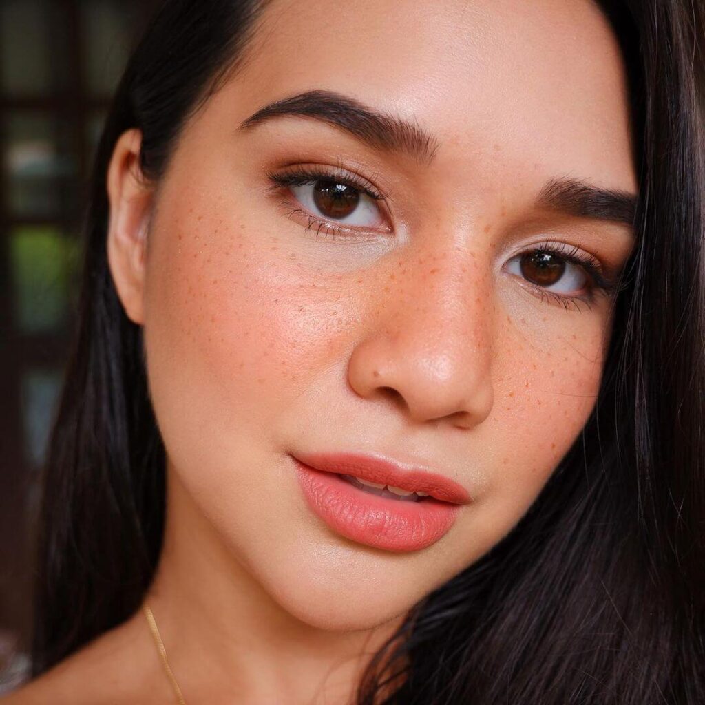 25 Pretty And Charming Natural Makeup Looks For All Seasons