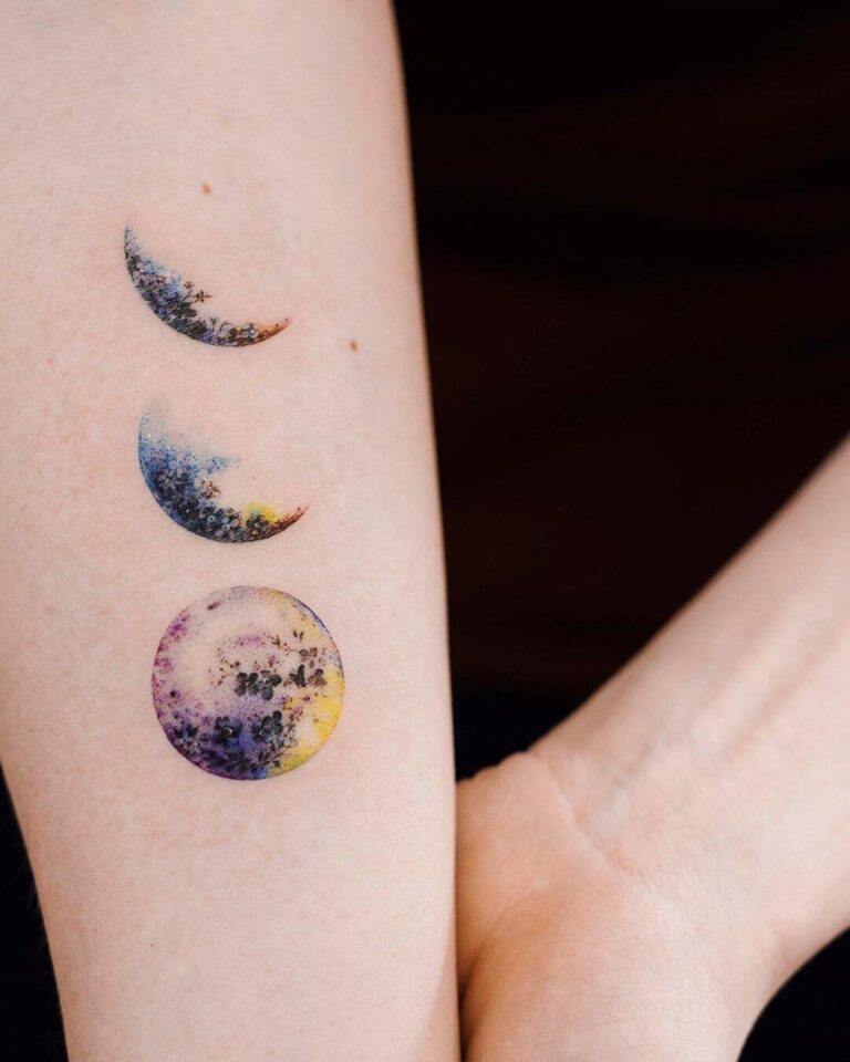 35 Impressive Moon Tattoo Creative Designs