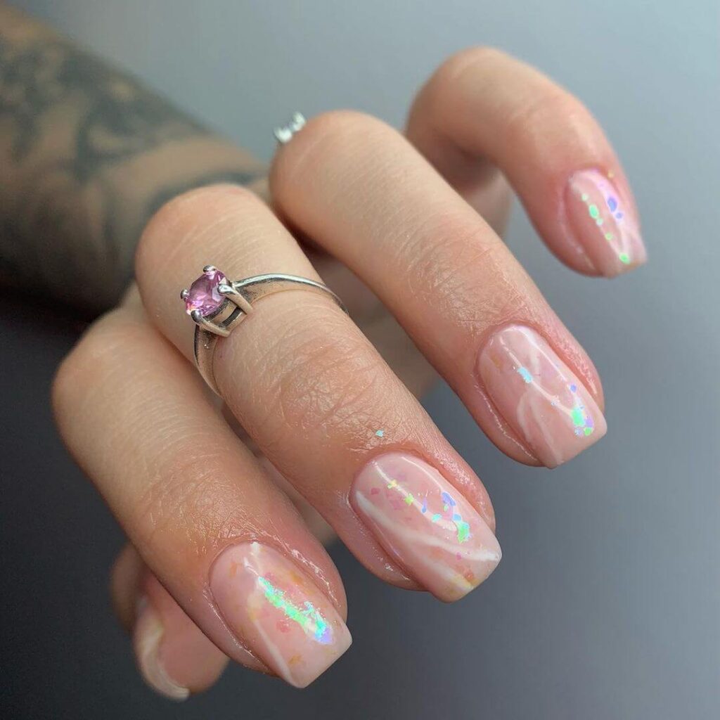 Shiny nude square nails