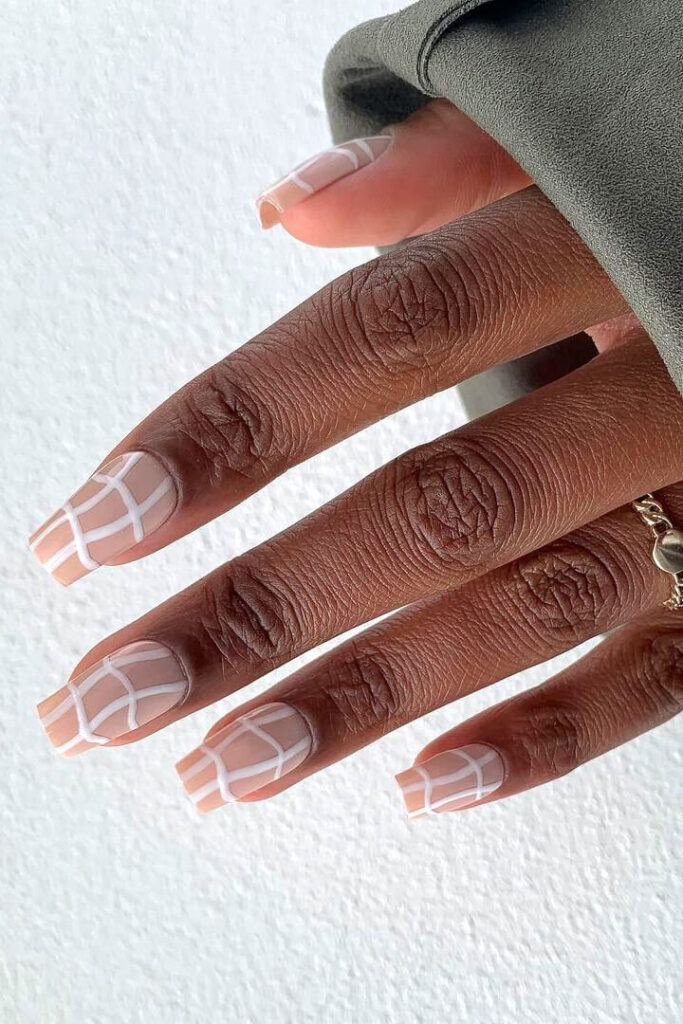 Swirling Grid square nails