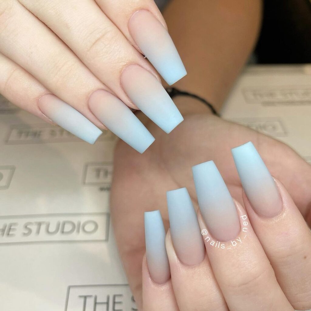 blue ombre nails