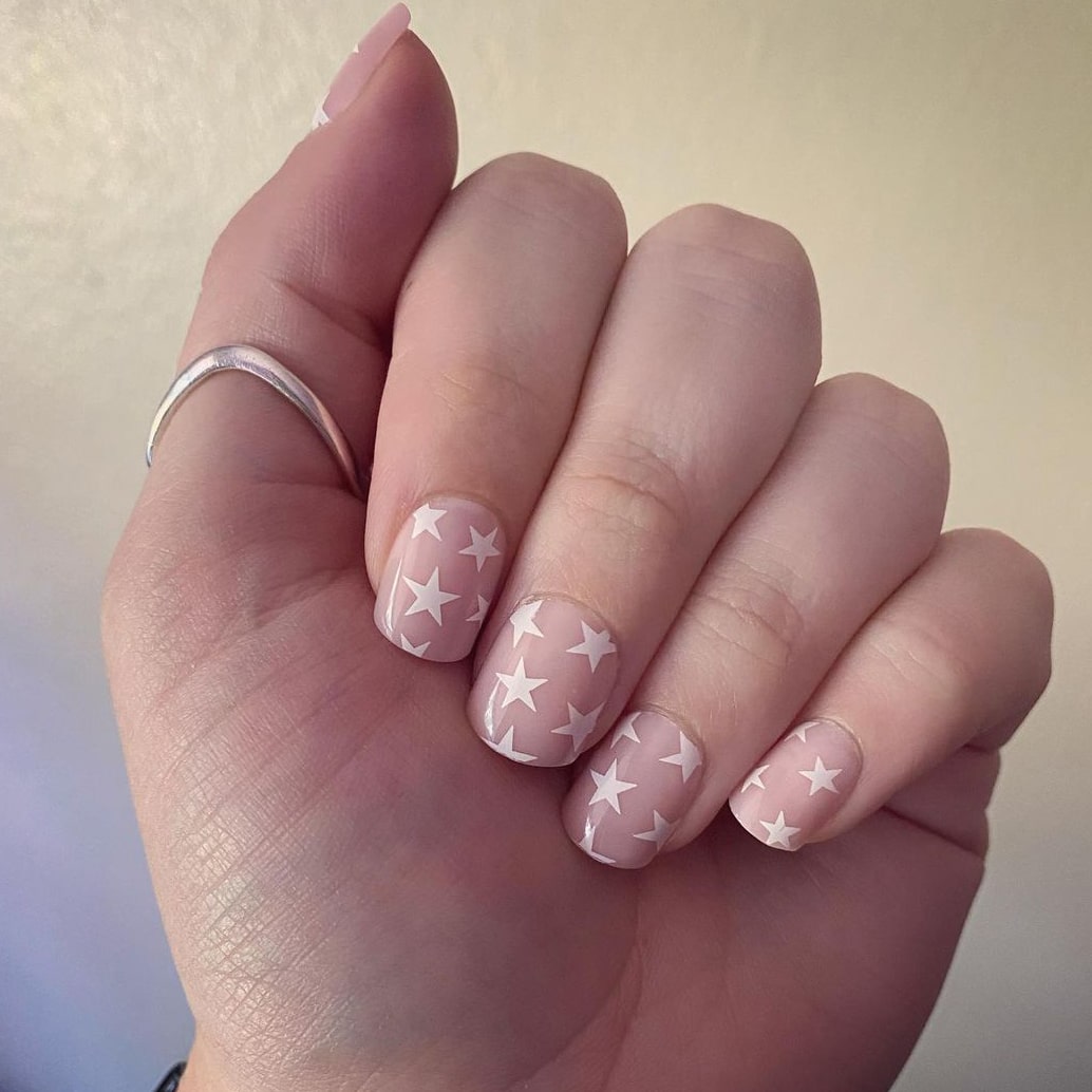 Nude short nails