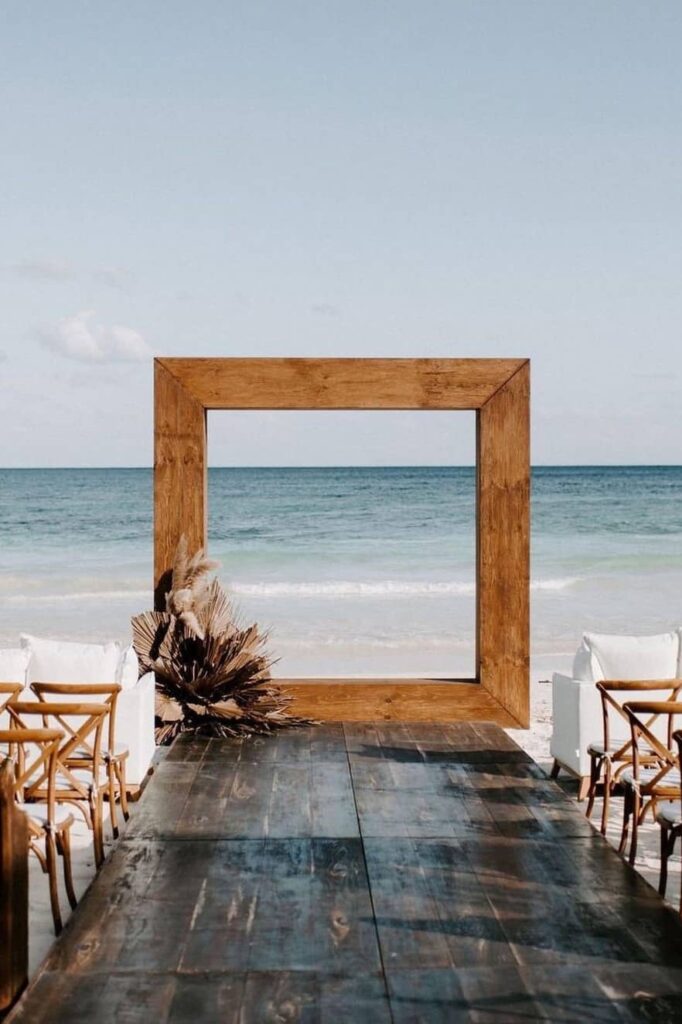 Modern and minimalist beach wedding