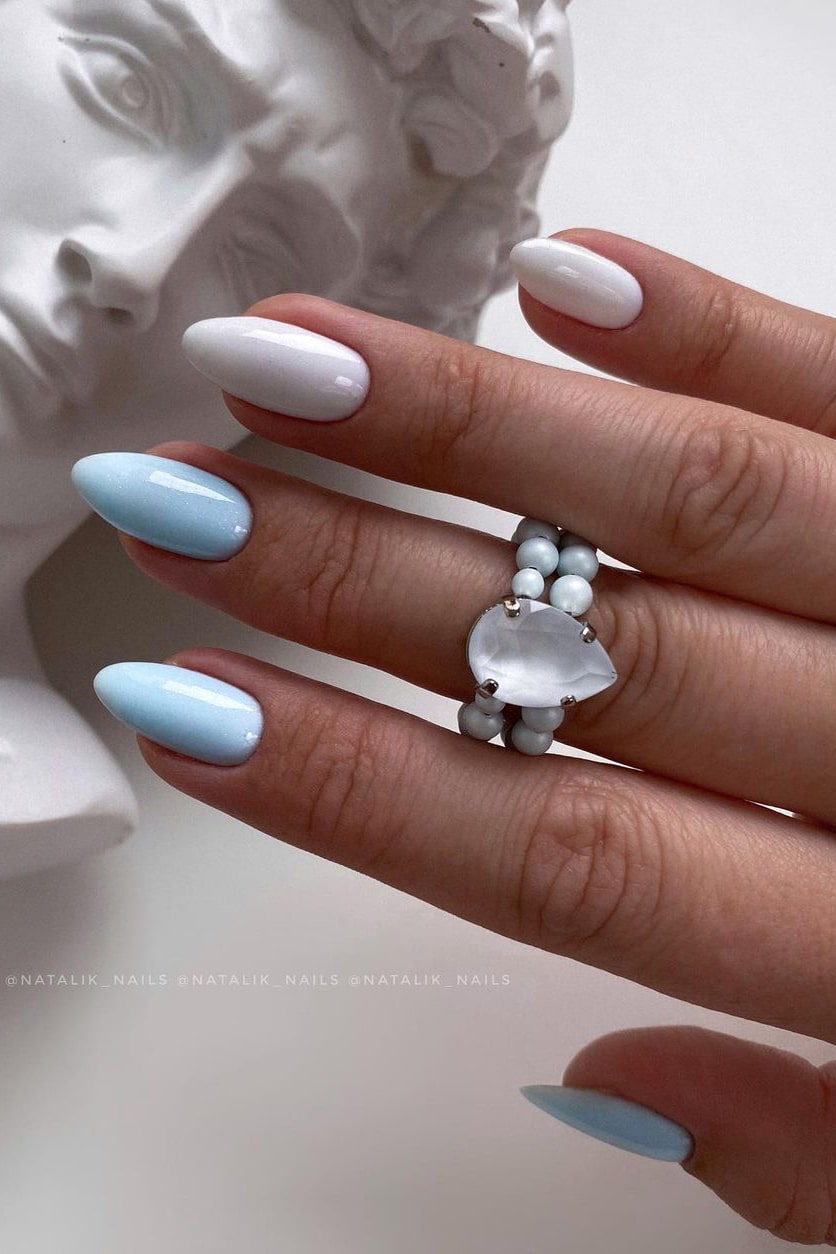 Perfect blue summer nails