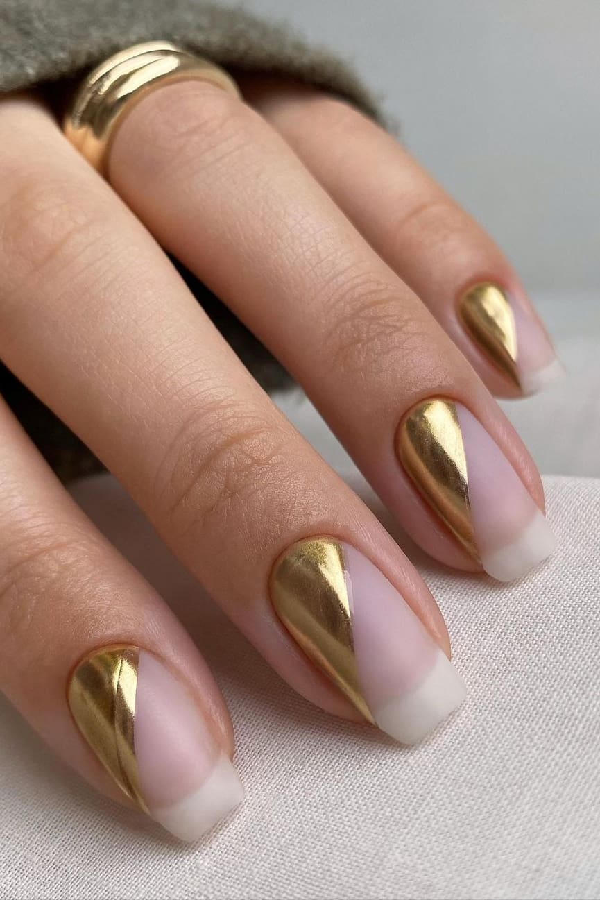Simple but elegant chrome nails