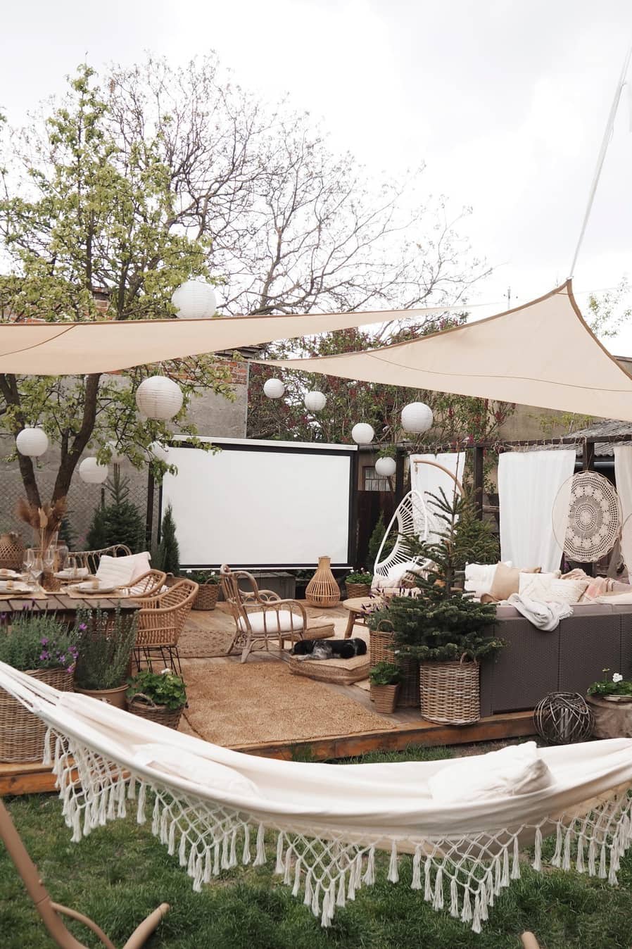 Outdoor private cinema