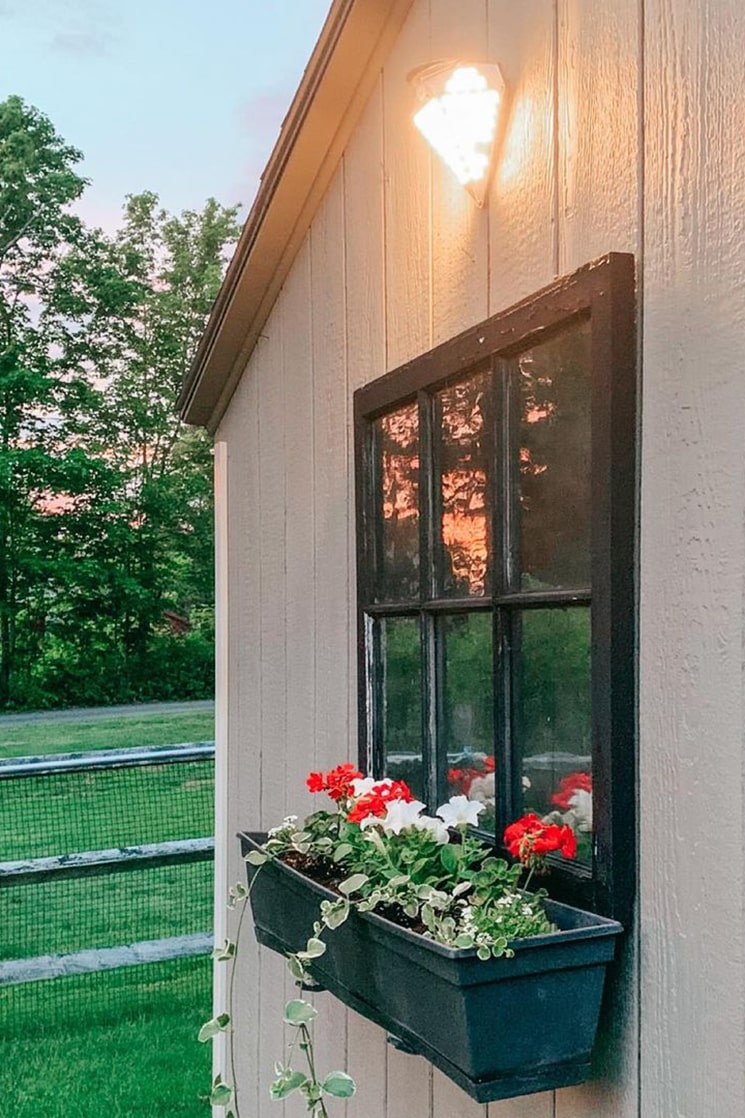 Window flower box