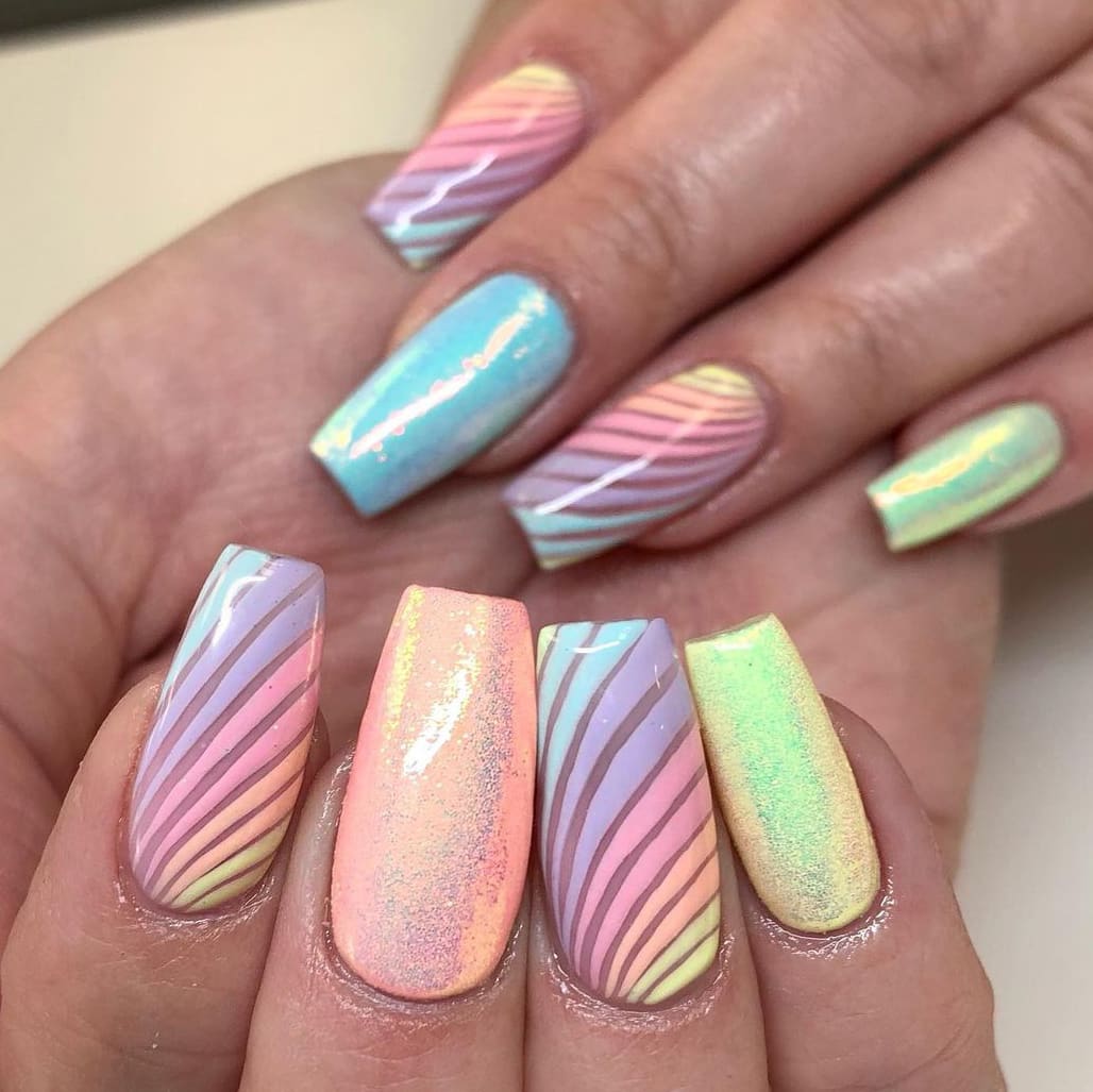 Line rainbow nails