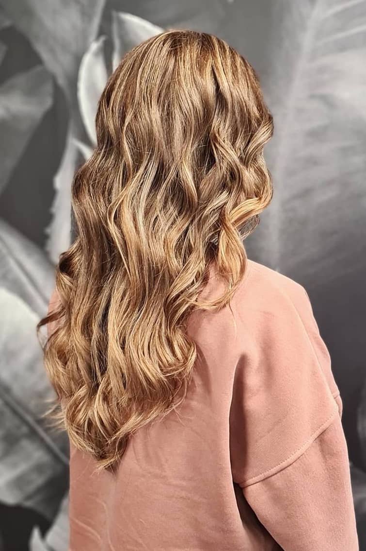 Honey blonde summer hair color