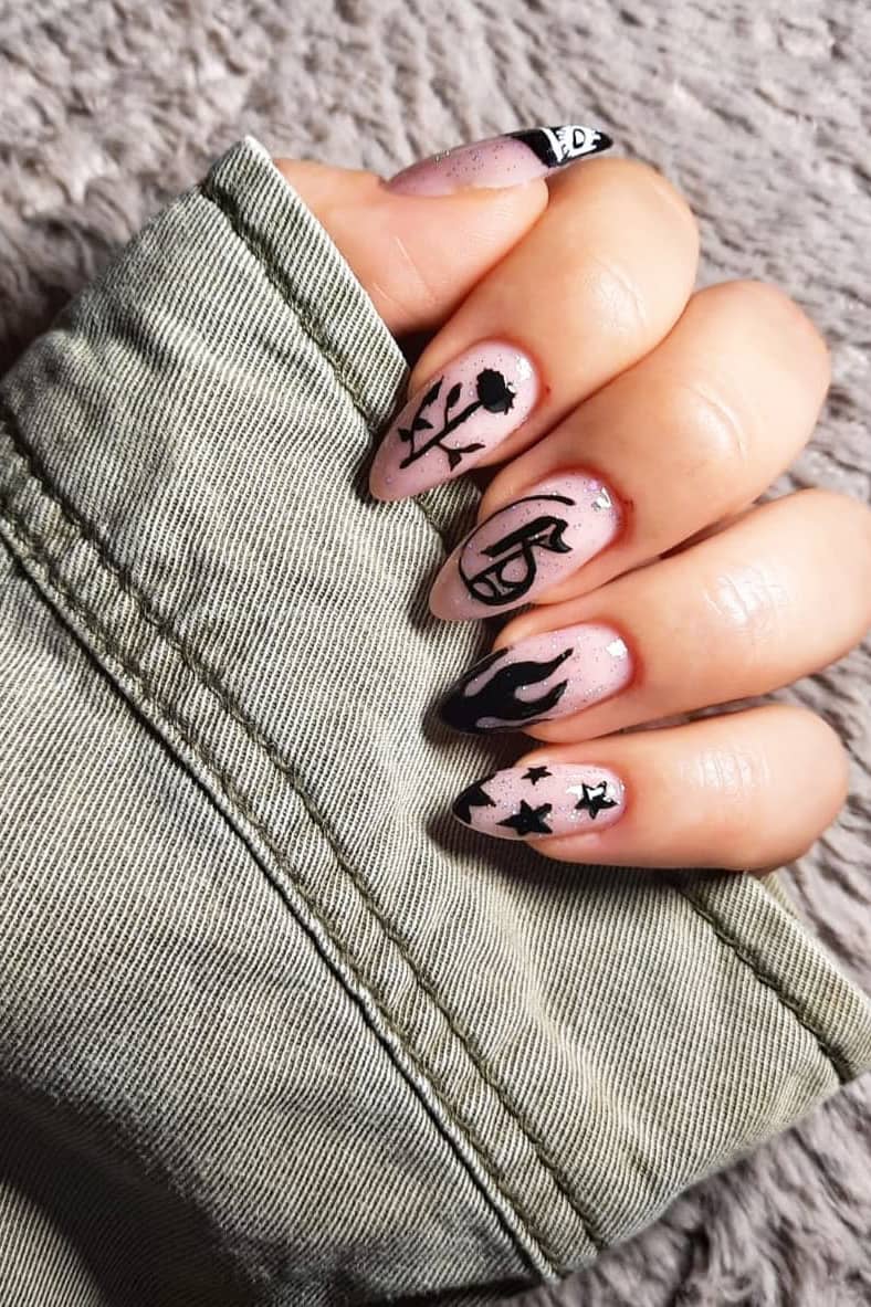 Fashionable rose nails